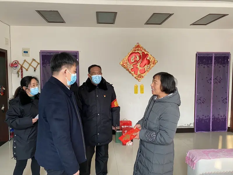 博農集團走訪慰問老黨員、因公去世黨員干部家屬